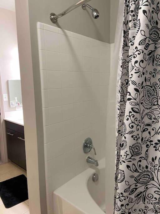 Downtown Luxury With Free Parking Space Apartment Oklahoma City