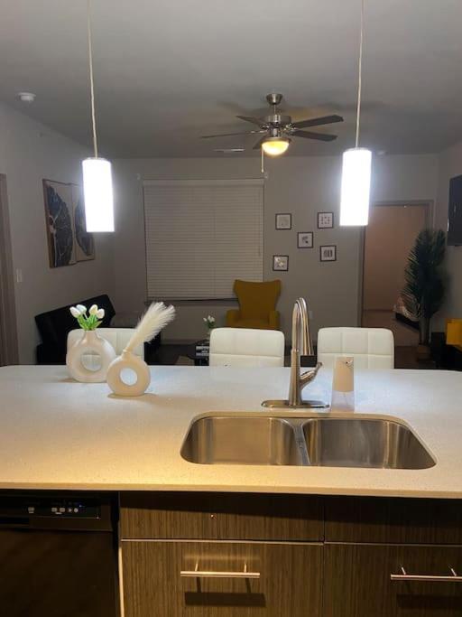Apartment Downtown Luxury With Free Parking Space *